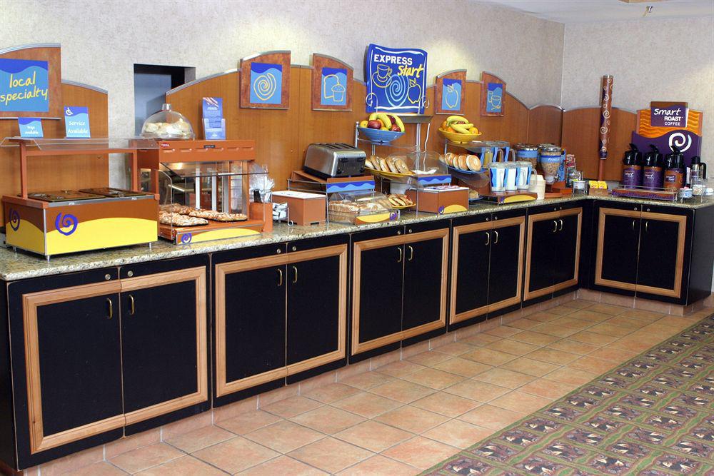 Holiday Inn Express Hotel And Suites Fort Worth/I-20 Экстерьер фото